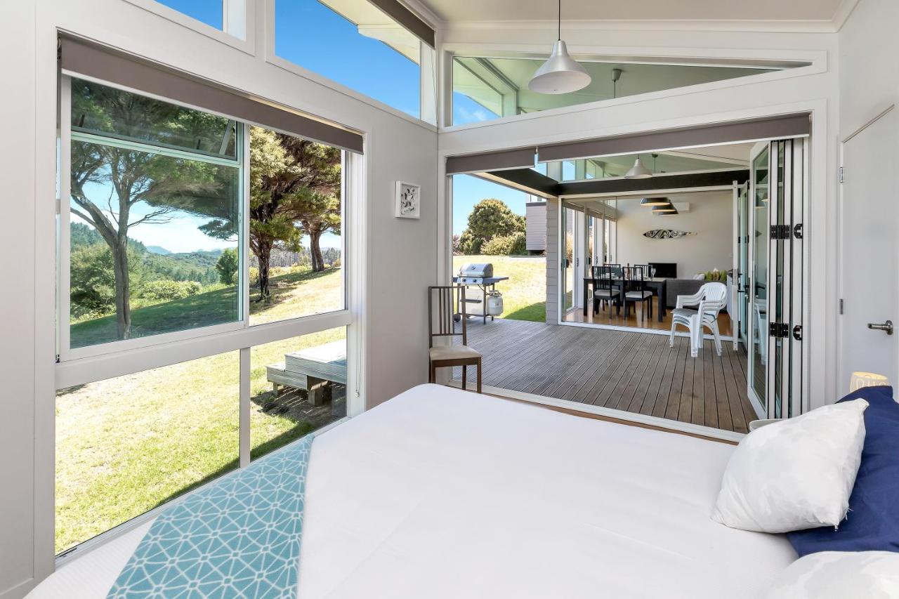 Paroa Bay Chalets - Te Whare Tui Рассел Екстер'єр фото