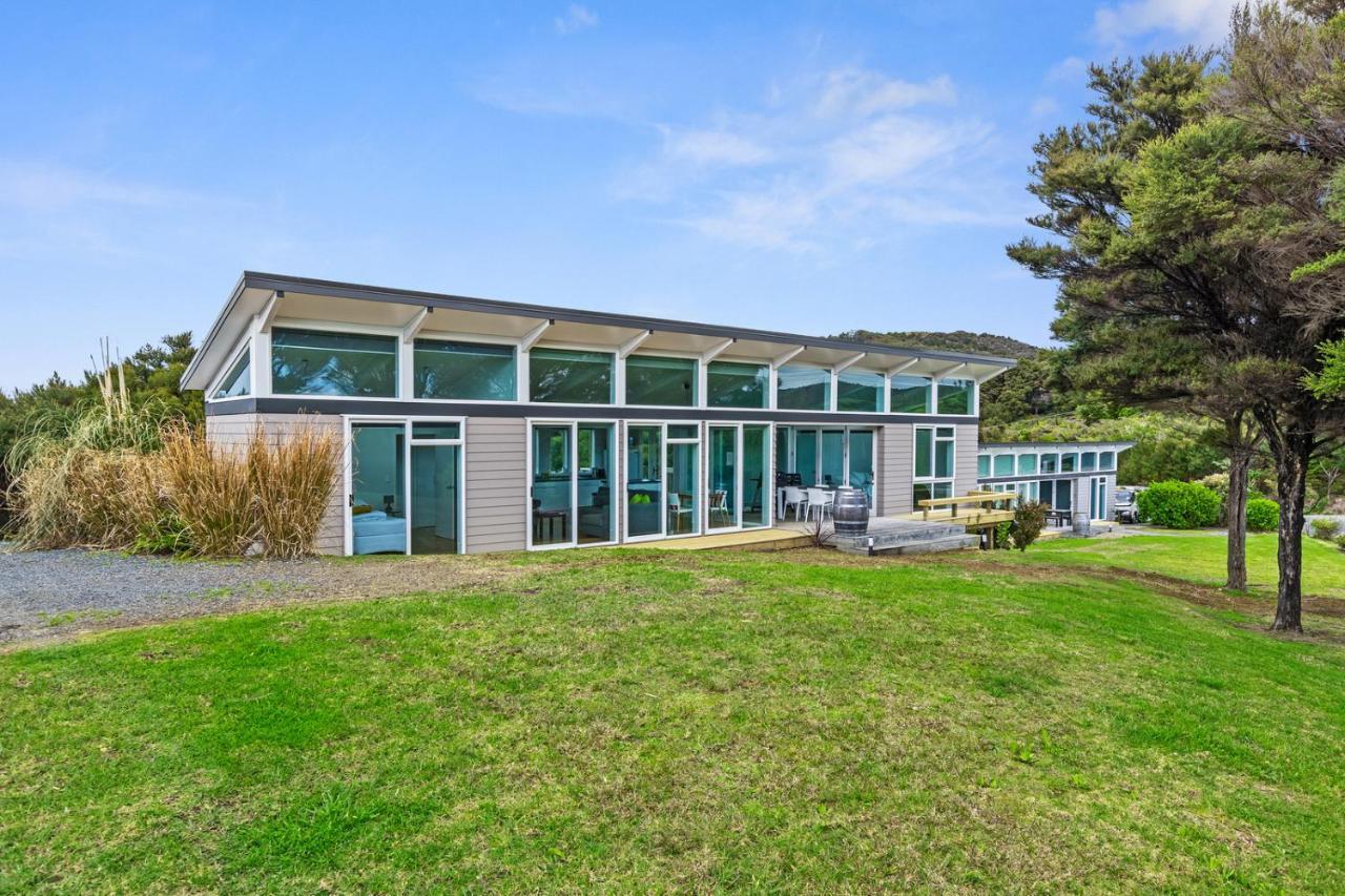 Paroa Bay Chalets - Te Whare Tui Рассел Екстер'єр фото