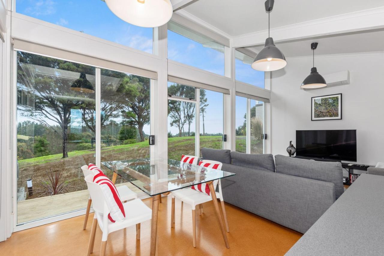 Paroa Bay Chalets - Te Whare Tui Рассел Екстер'єр фото