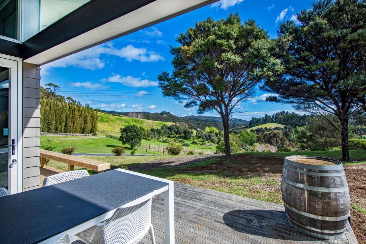 Paroa Bay Chalets - Te Whare Tui Рассел Екстер'єр фото