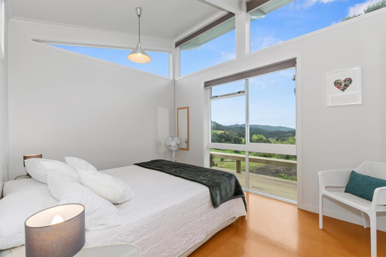 Paroa Bay Chalets - Te Whare Tui Рассел Екстер'єр фото