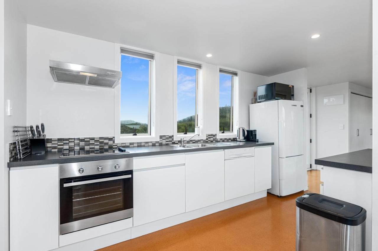 Paroa Bay Chalets - Te Whare Tui Рассел Екстер'єр фото