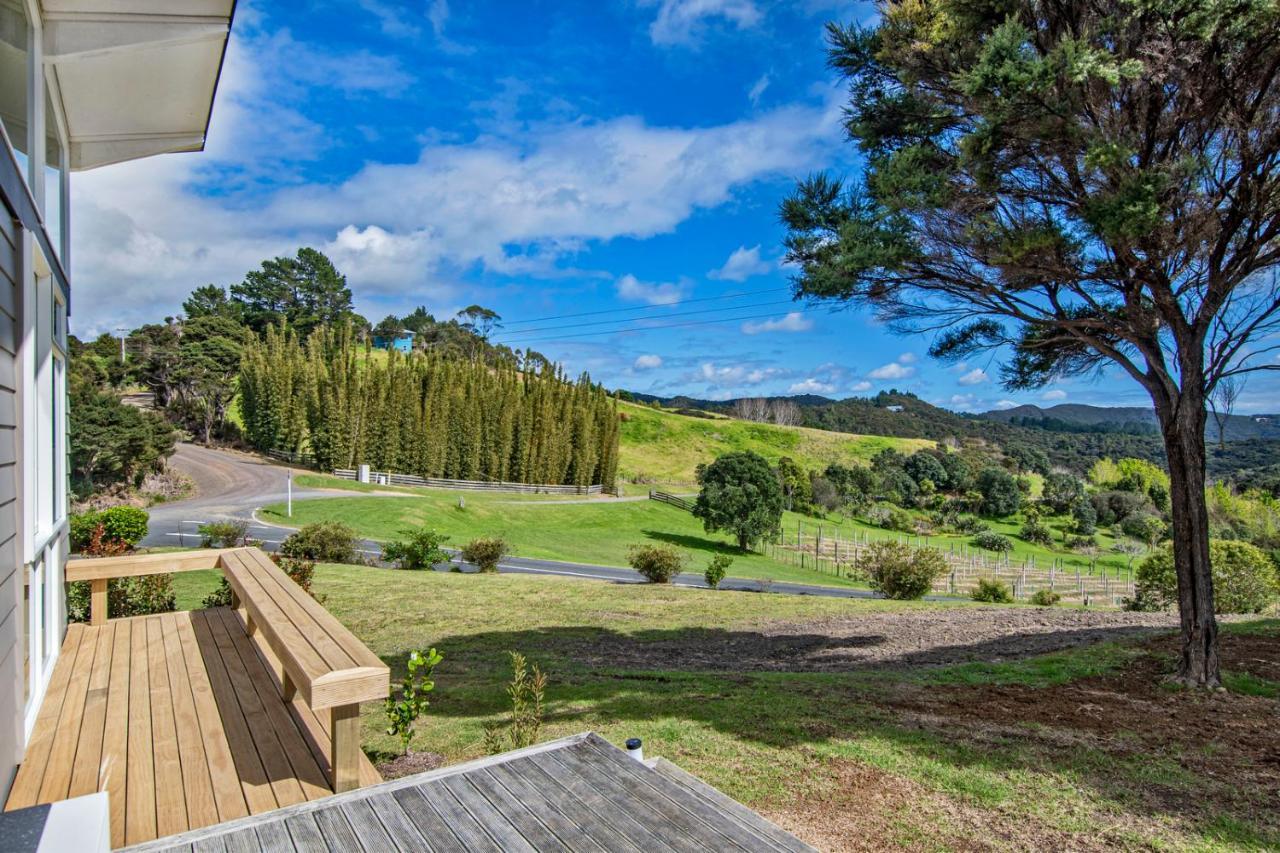 Paroa Bay Chalets - Te Whare Tui Рассел Екстер'єр фото